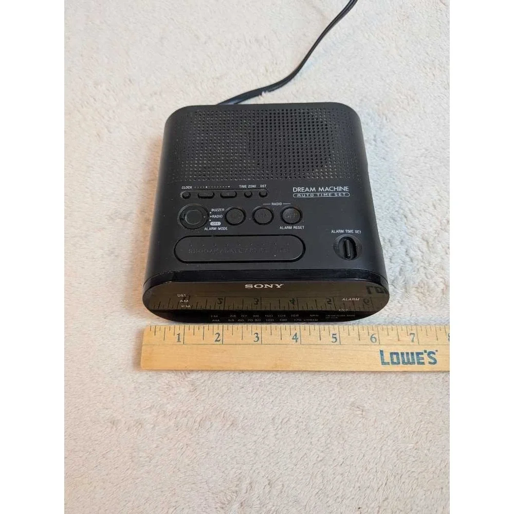 Sony Dream Machine AM FM Clock Radio Alarm Auto Time Set Model ICF-C218